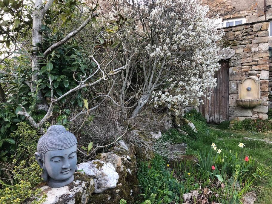 Maisonnette De Charme Les Jardins De Lou Boussac  Dış mekan fotoğraf